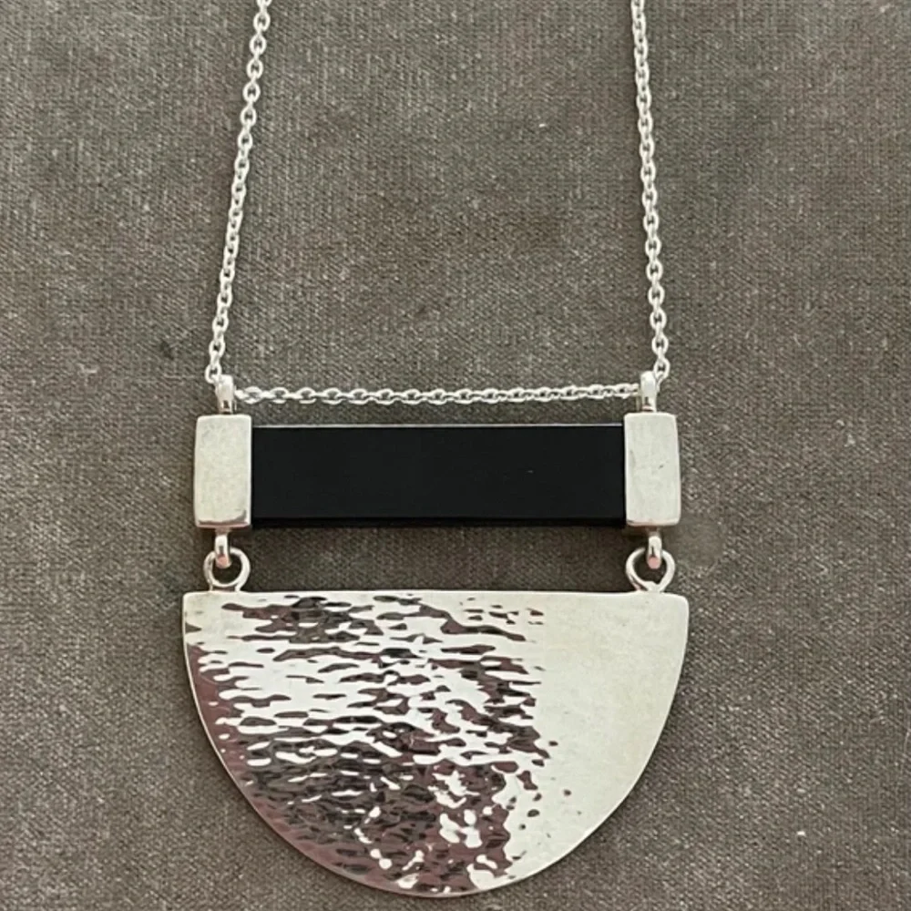 Silpada Vintage Sterling Silver Onyx Large Half Moon Pendant Necklace. - Picture 6 of 10